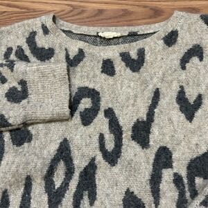 Hem & Thread Anthropology Size S Gray Leopard Animal Print Knit Crewneck Sweater